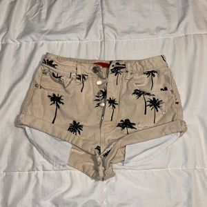 Signature 8 palm tree shorts, size small, good condition
